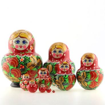 Матрёшка  10 мест ягодки красный платок черная