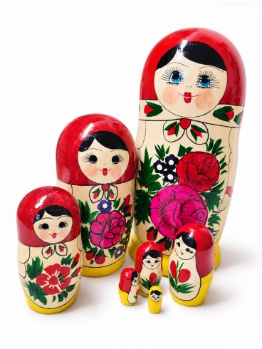 Классическая матрёшка 7 мест Семёновская с красным платком (взн), шт